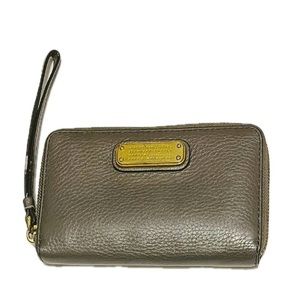 GUC MARC BY MARC JACOBS Dark Grey Leather Zipper Wallet / Wristlet